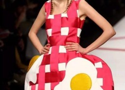 娱乐吃瓜君奇装异服,时尚界的另类风采