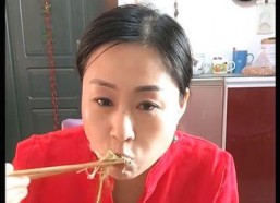 娱乐吃瓜酱东北朋友,东北朋友带你领略娱乐吃瓜酱的独特魅力