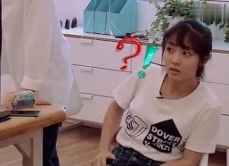 娱乐吃瓜酱男生宿舍