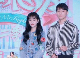 吃瓜热线娱乐圈,揭秘“吃瓜热线”背后的八卦真相