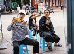 双男主娱乐圈吃瓜,瓜田里的甜蜜较量