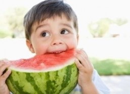 娱乐吃瓜酱带朋友去旅行,畅游人间烟火